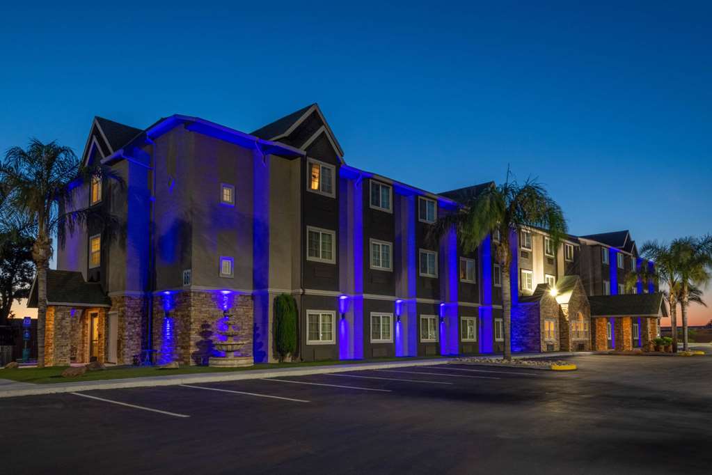 Microtel Inn & Suites by Wyndham Tracy - photo 8