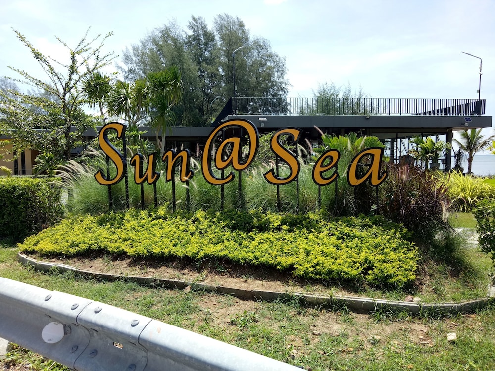 Sun At Sea in Tha Mai, Thailand