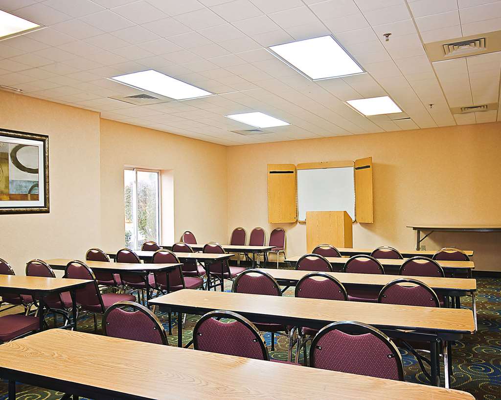 Quality Inn Brunswick Cleveland South - photo 23
