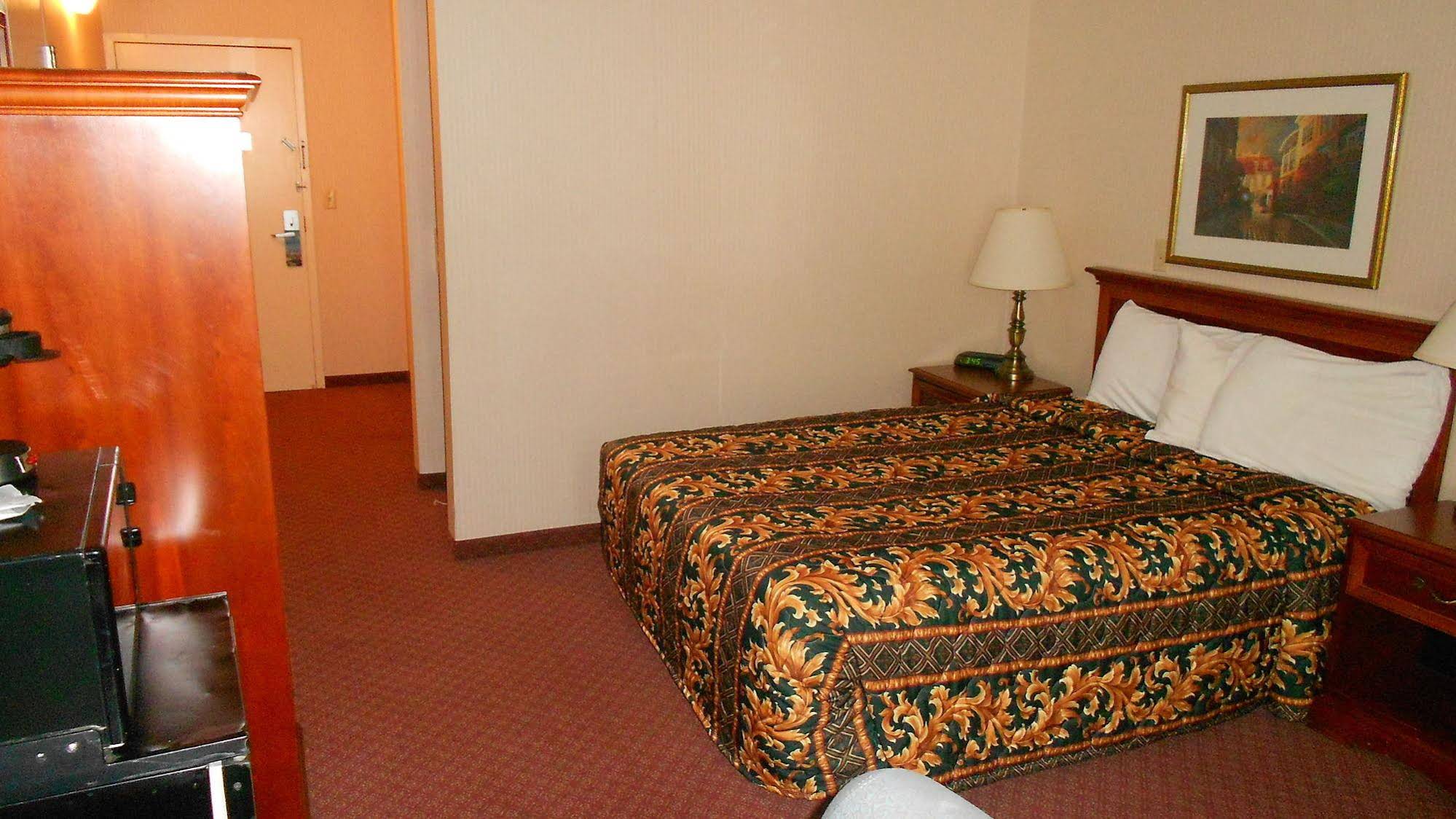 Travelodge Peoria Hotel And Conference Center - photo 21
