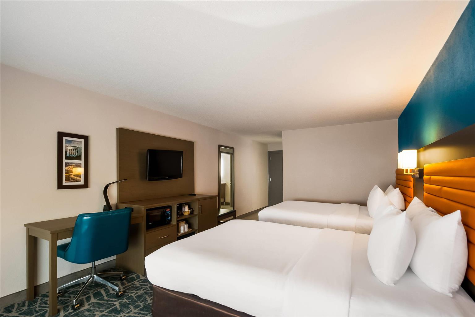 Comfort Inn Falls Church Tysons Corner - photo 17