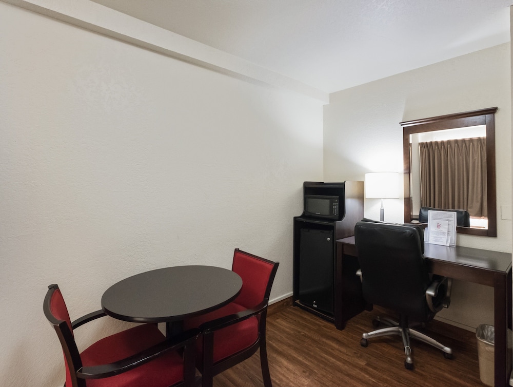 Red Roof Inn Oklahoma Airport I 40 W Fairgrounds - photo 9