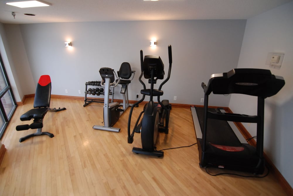 Express Suites Riverport Inn & Suites - photo 44