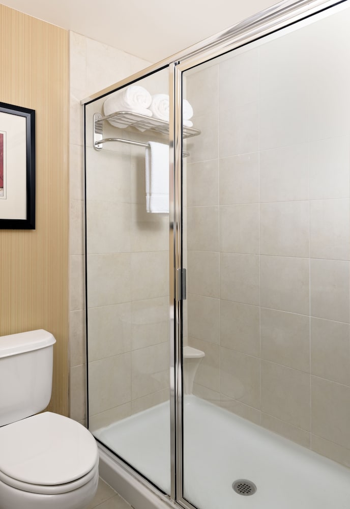 Hilton Garden Inn Fontana - photo 23