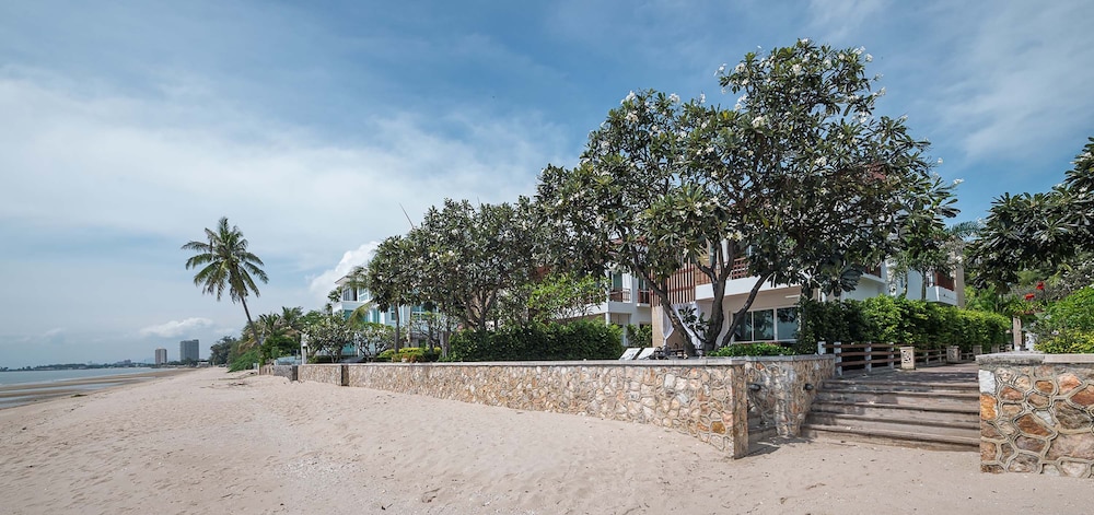 Simantra Private Villas — 4-Star Luxury Hotel in Cha-Am, Thailand