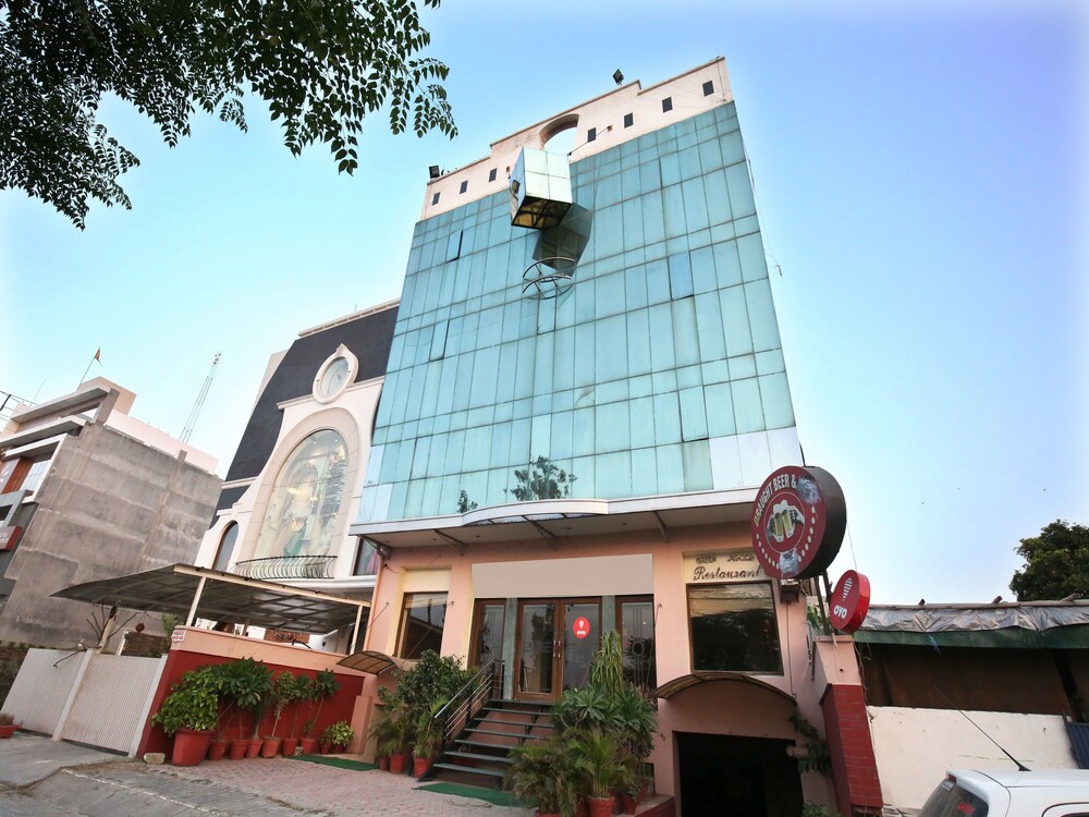 OYO 1898 Hotel Aditya