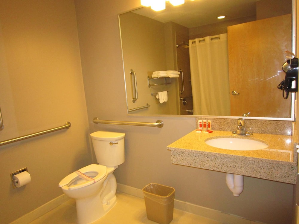 Red Carpet Inn And Suites Monmouth Jtc - photo 30