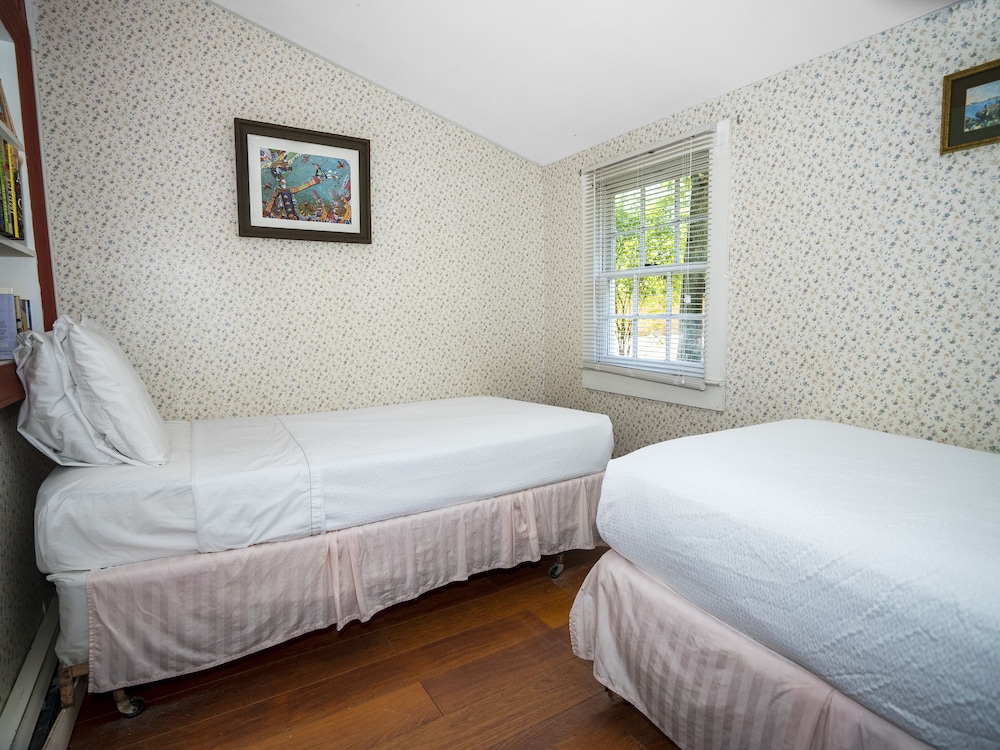 Hampton's Vacation Inn - photo 19