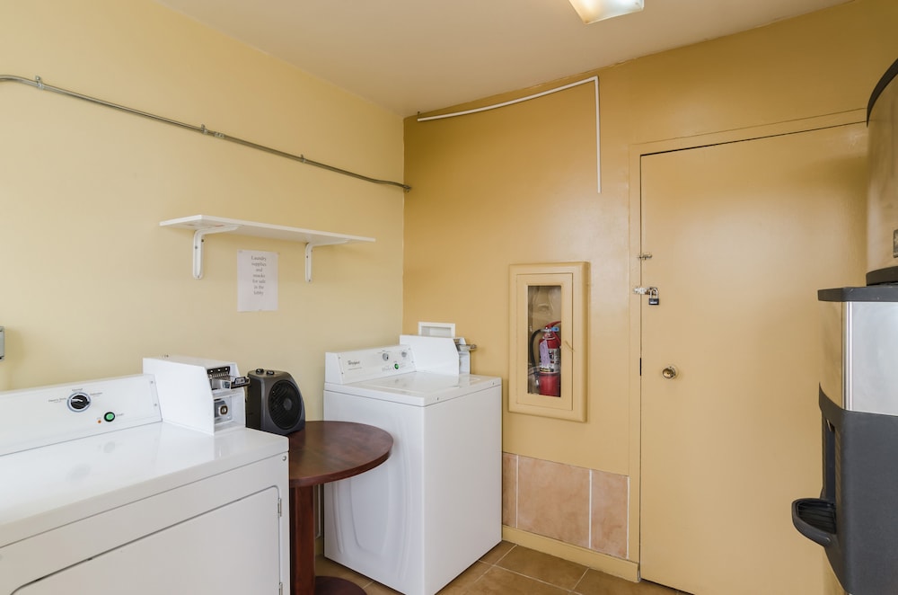 Alamo Inn & Suites - photo 29