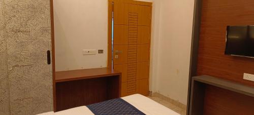 Nirmala Ashram - last minute hotel in Unknown City