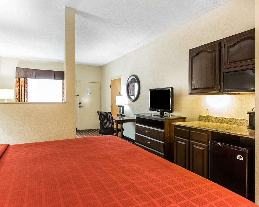 Quality Suites Hickory South - photo 13