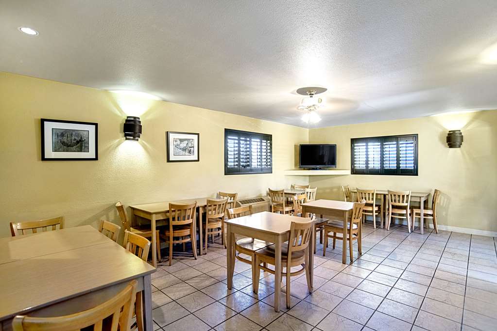 Quality Inn & Suites Phoenix NW Sun City - photo 33