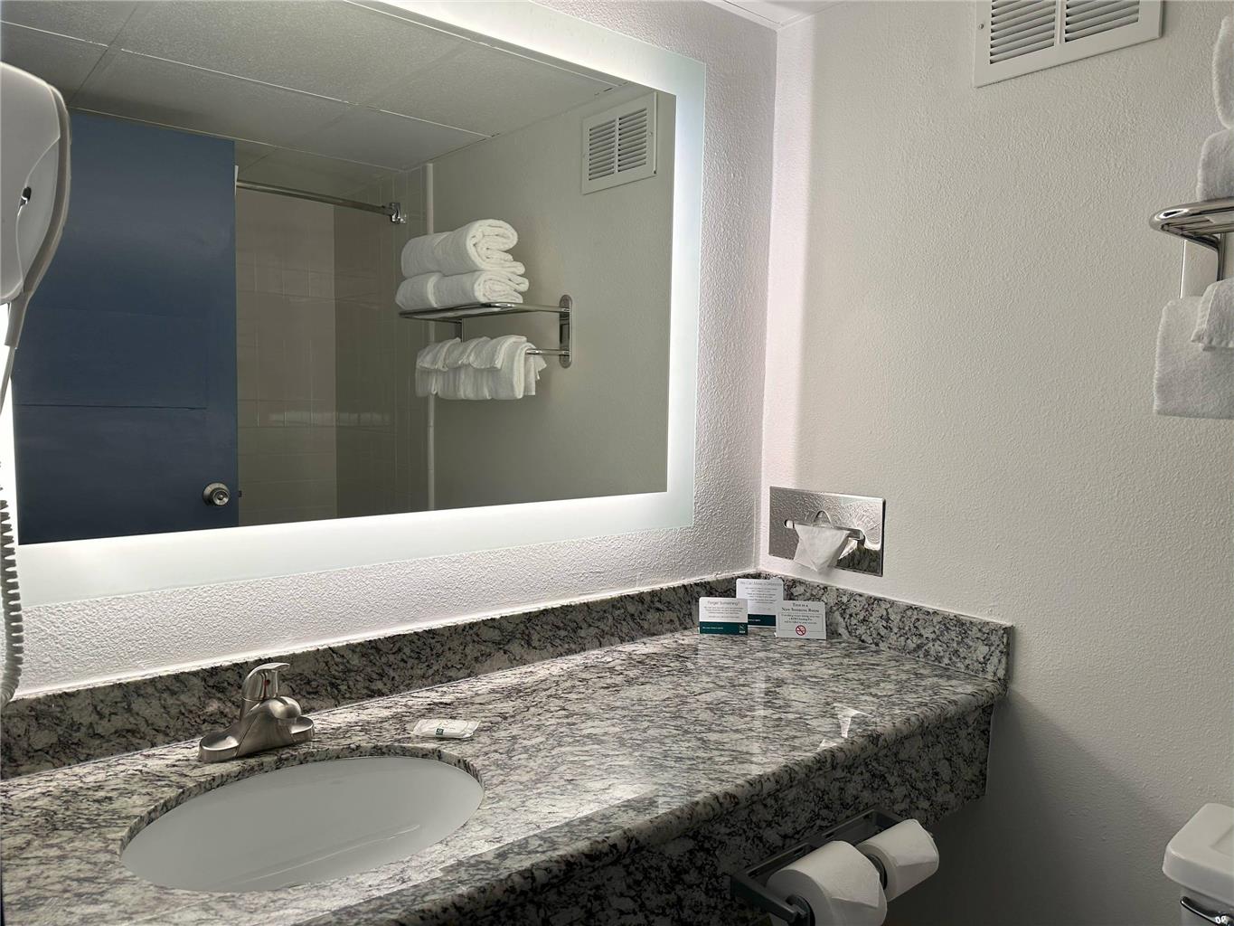 Quality Inn & Suites Everett - photo 10