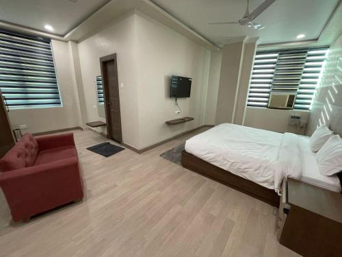 Aman Paradise Hotel & Banquets in Kanpur, India