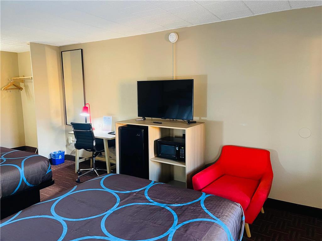 Super 8 by Wyndham Gloucester - photo 15