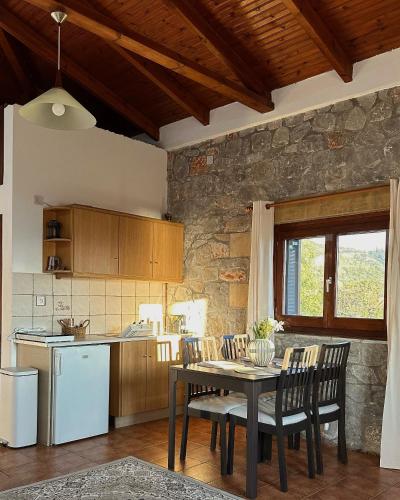 Papanestoras Apartments — 4-Star Luxury Hotel in Kardamyli, Greece