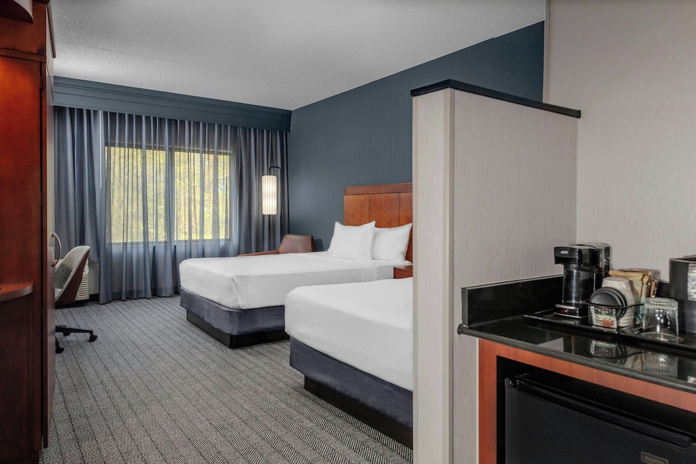 Courtyard by Marriott Pittsburgh Greensburg - photo 10