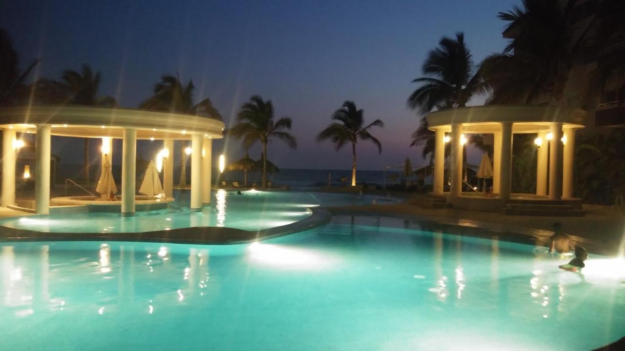 Frente Al Mar A Pie De Playa Alberca Y Jacuzzi 7 — 4-Star Luxury Hotel in Mazatlan, Mexico