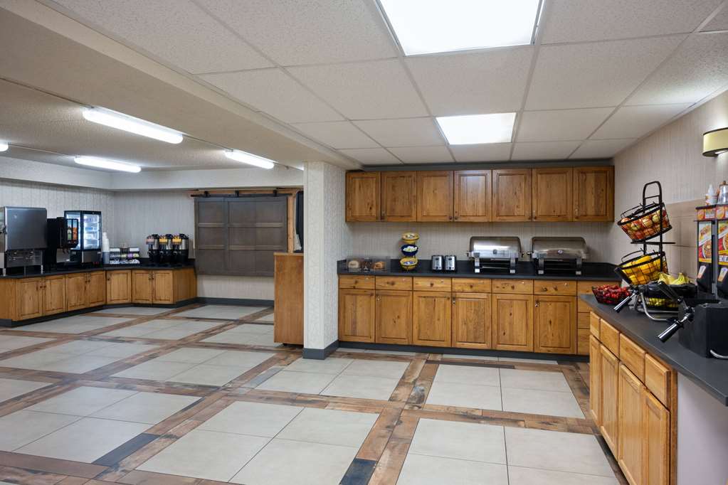 Days Inn & Suites by Wyndham Bozeman - photo 31
