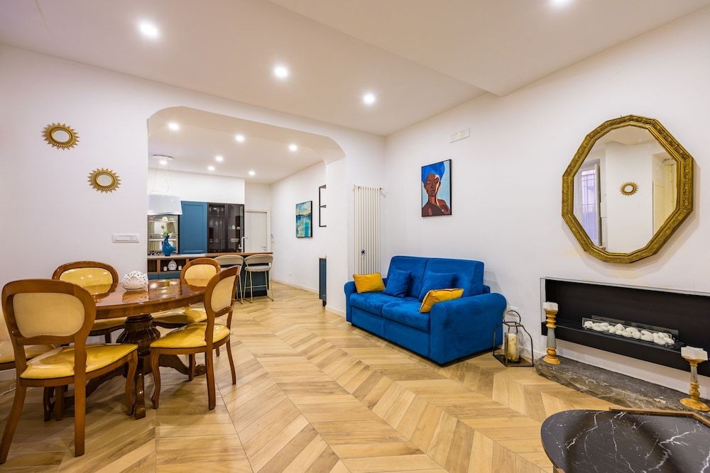 Palazzo Loffredo by NapoliApartments — 4-Star Luxury Hotel in Naples, Italy