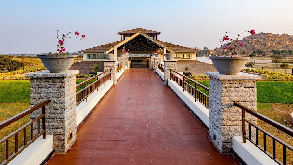 Shathayu Retreat in Devanhalli, India