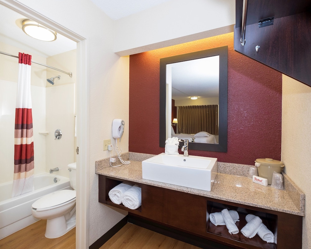 Red Roof Inn PLUS Columbus Dublin - photo 28