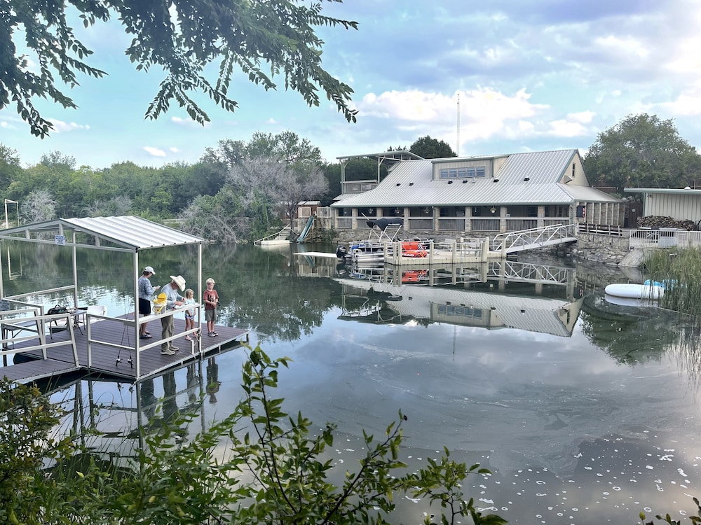 Lake Godstone 17171930 — Jacksboro