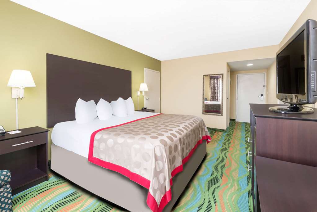 Ramada by Wyndham Vandalia - photo 10