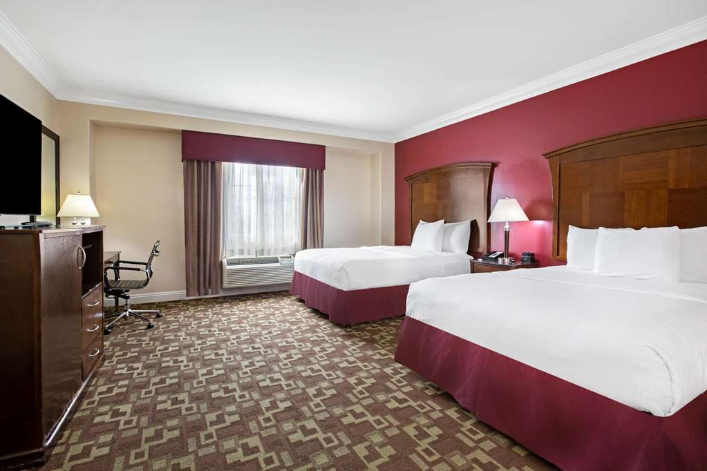 La Quinta Inn & Suites by Wyndham Moreno Valley - photo 20