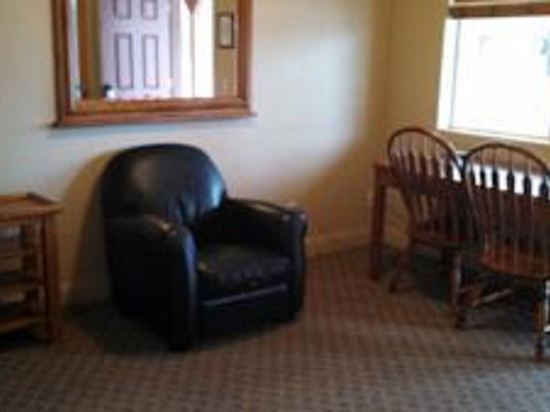 Centennial Suites & Extended Stay - photo 9