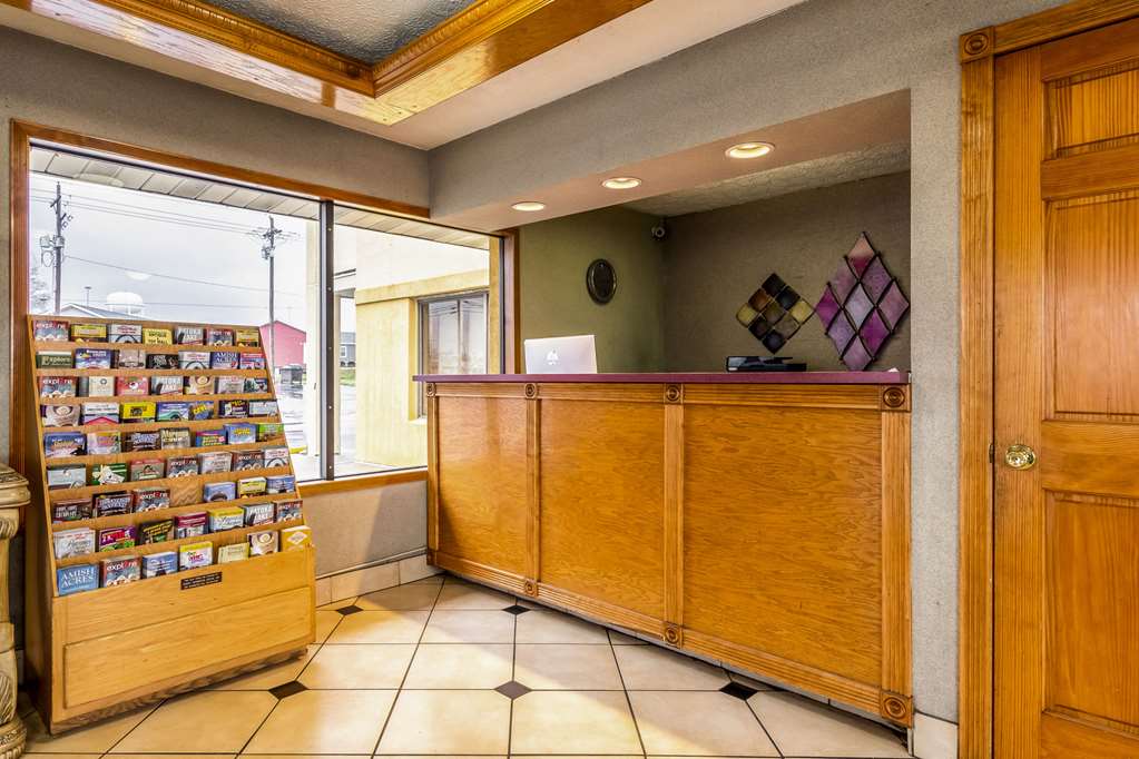 Econo Lodge Seymour - photo 8
