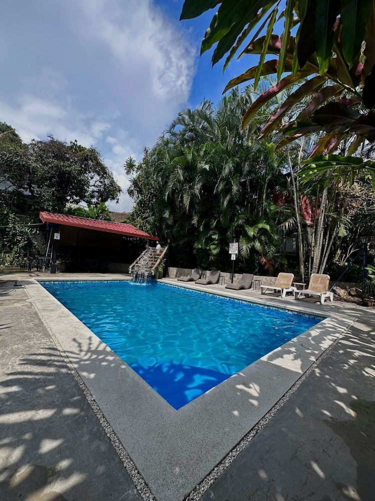 Brillasol Airport Hotel in San Antonio, Costa Rica