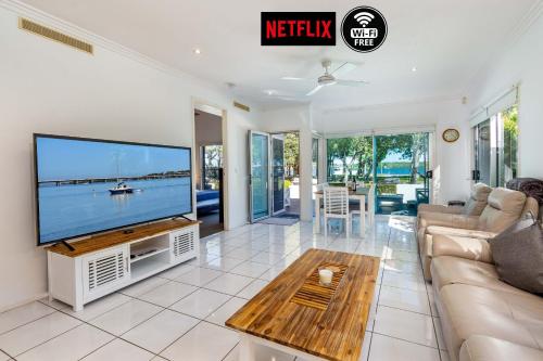Keith's on Sylvan Beach 1 of the 3 most popular units on Bribie — 4-Star Luxury Hotel in Bellara, Australia