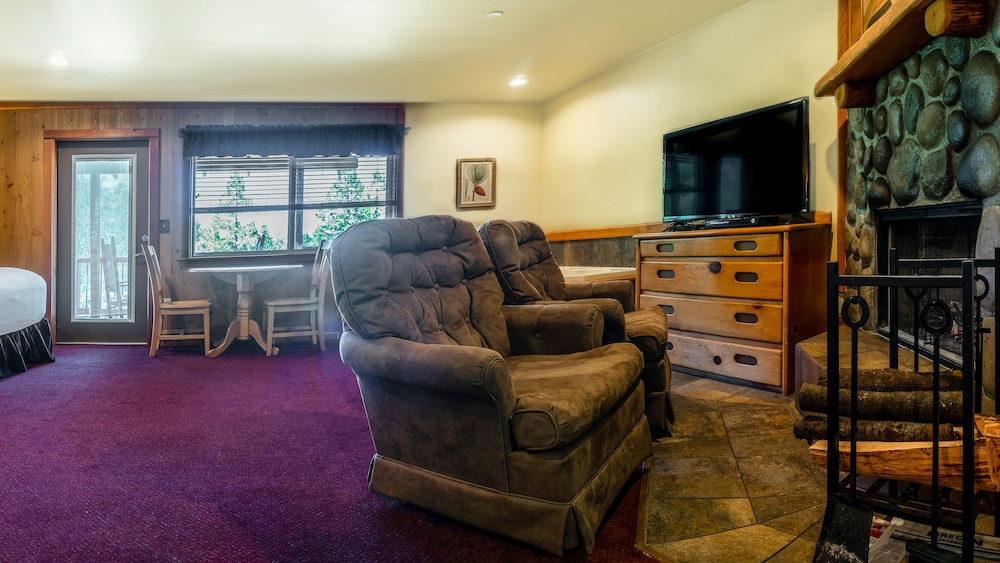 Callahan's Mountain Lodge - photo 22