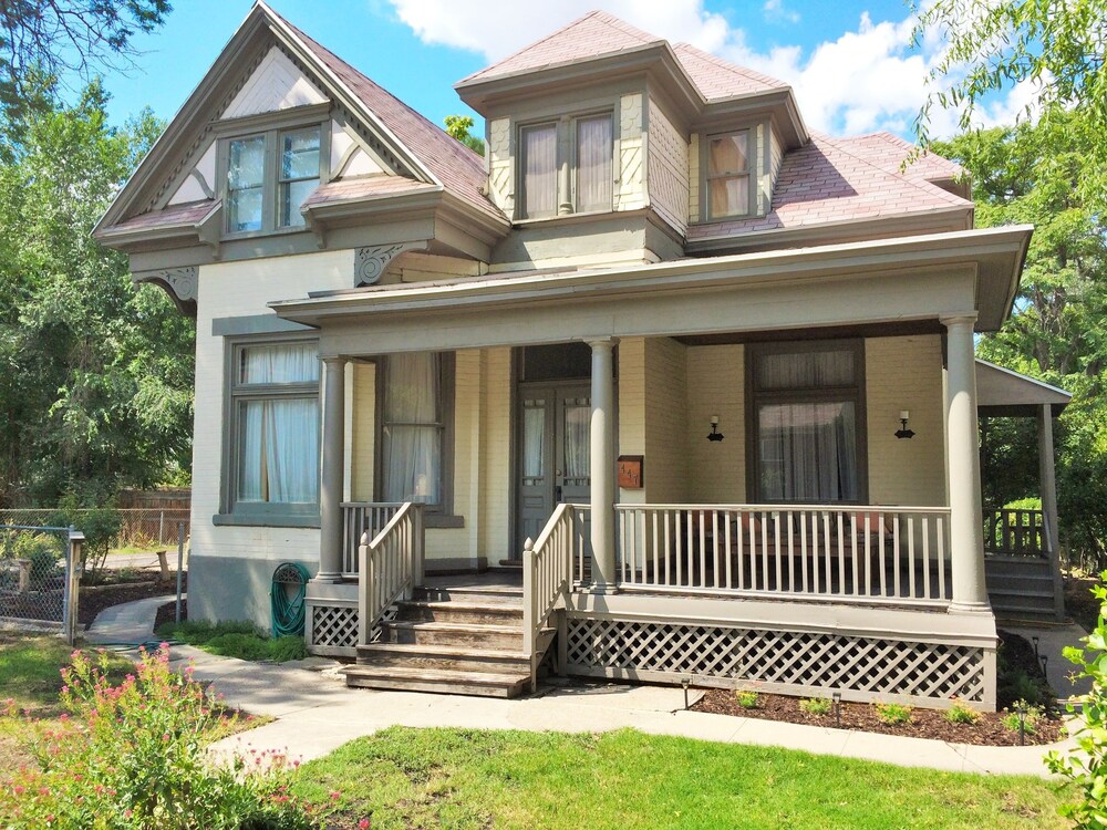 Historic Pugsley Manor House — 4-Star Luxury Hotel in Salt Lake City, United States
