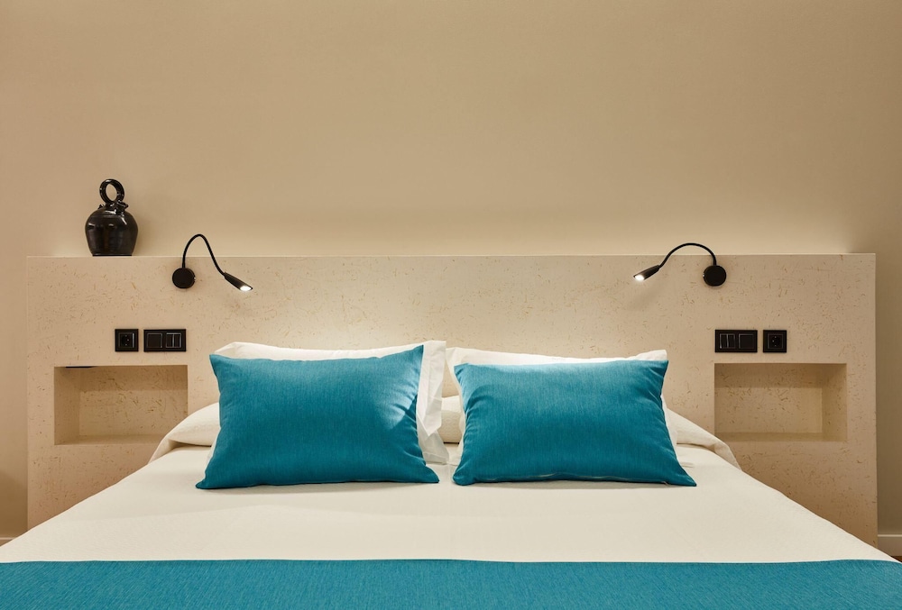 Hotel Molino De Enmedio — 4-Star Luxury Hotel in Hueneja, Spain