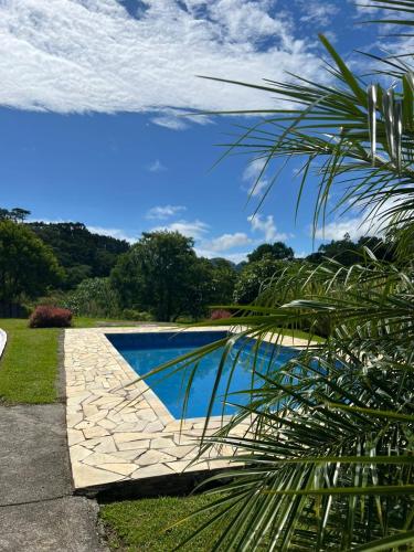 Pousada Reserva Verde com piscina privada e lagoa in Quatro Barras, Brasil