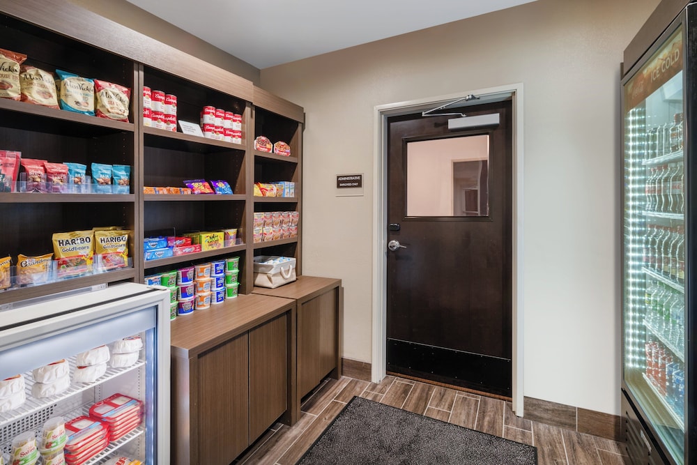 Garner Hotel Clarksville Northeast by IHG - photo 32
