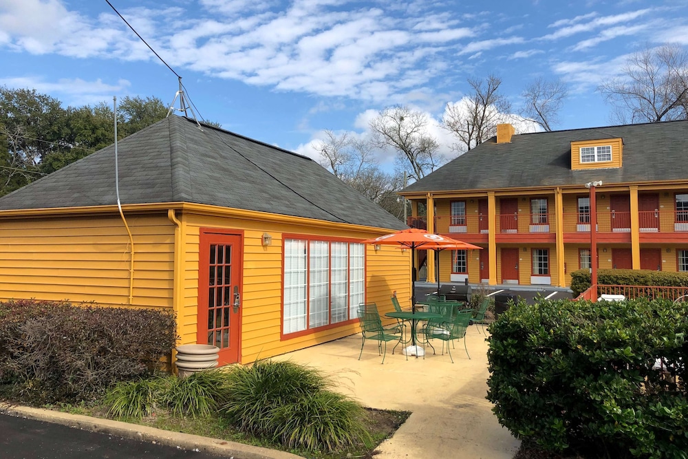 Baymont by Wyndham Selma - featured photo