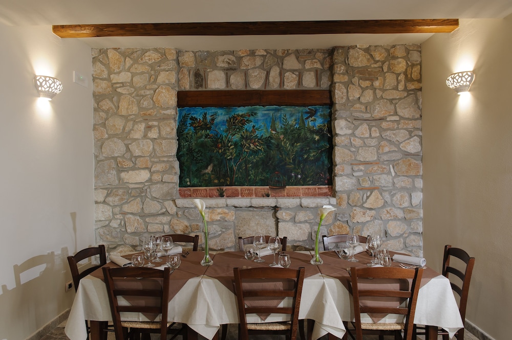 Country House Domus Otium — 4-Star Luxury Hotel in Atena Lucana, Italy