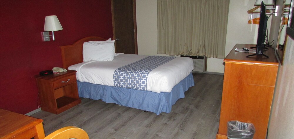 Grizzly Inn Evanston - photo 10