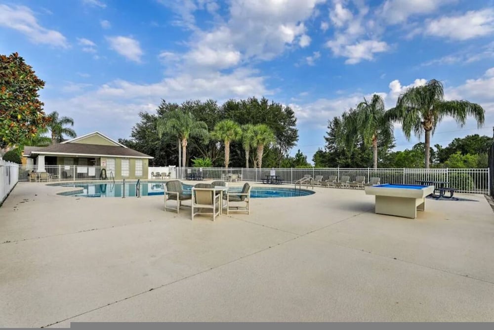 5br Lakeside Retreat W Resort Perks & Pvt Hot Tub - photo 14