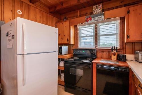 Lowe Tide by Oak Island Accommodations - photo 17