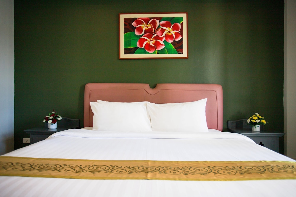 The Corner Hotel - carbon neutral hotel in Patong