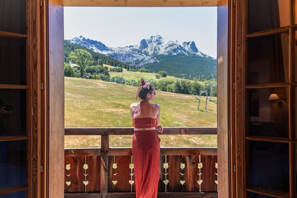 Montana Chalet Hôtel Spa — 4-Star Luxury Hotel in Barcelonnette, France
