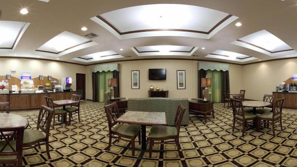Holiday Inn Express Hotel & Suites Dumas by IHG - photo 34