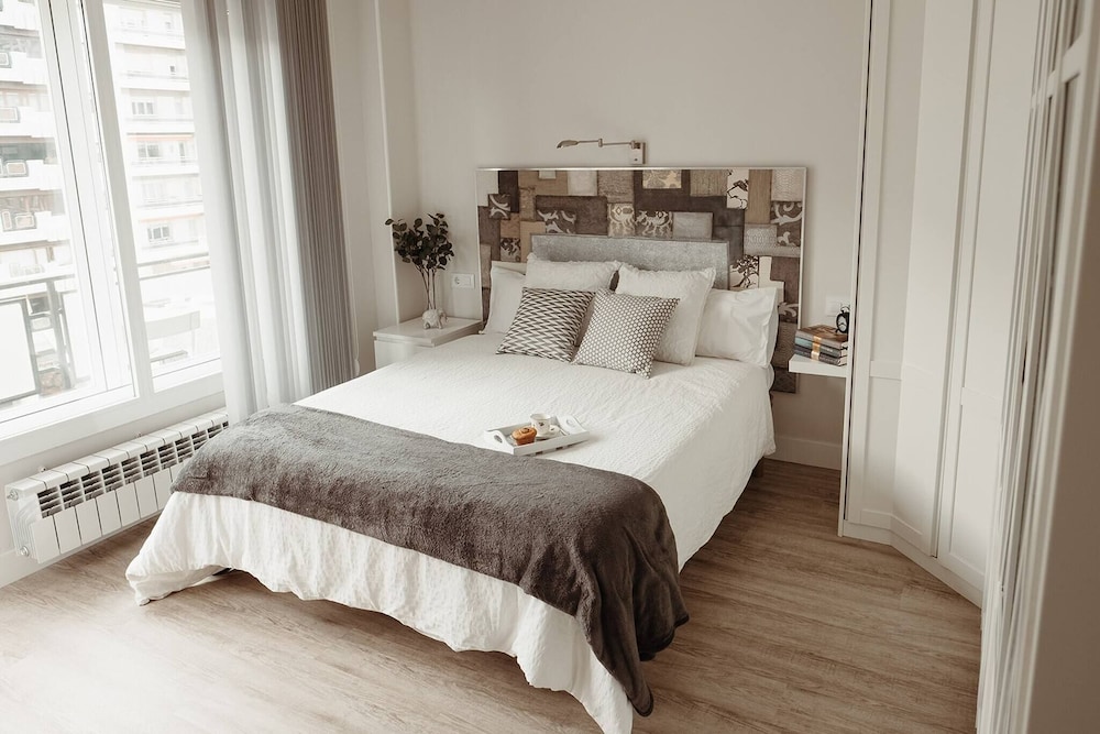 Duplex en la Gran Via — 4-Star Luxury Hotel in Logrono, Spain
