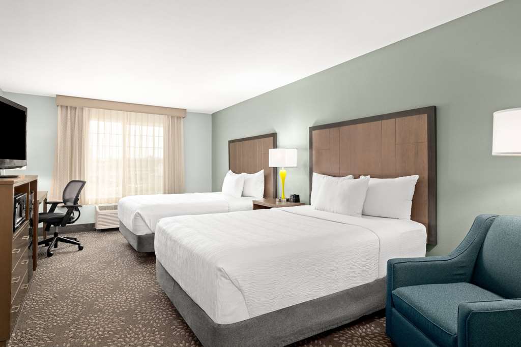 La Quinta Inn & Suites by Wyndham Newport - photo 18