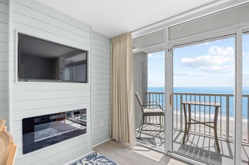 Oceanfront Seawatch Resort Unit 1012 Luxury Sleeps 2 Ten Pools Ten Hot Tubs — 4-Star Luxury Hotel in Myrtle Beach, United States