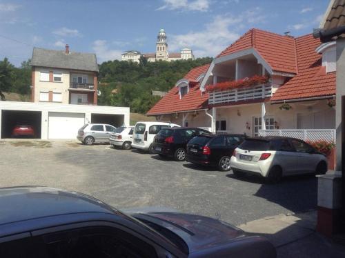Pannon Panzió Restaurant — hotel in Pannonhalma